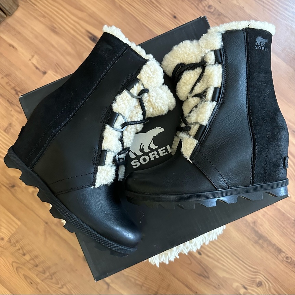 SOREL Joan of Arctic Wedge II Shearling